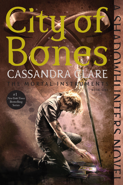 City of Bones -- Cassandra Clare, Paperback