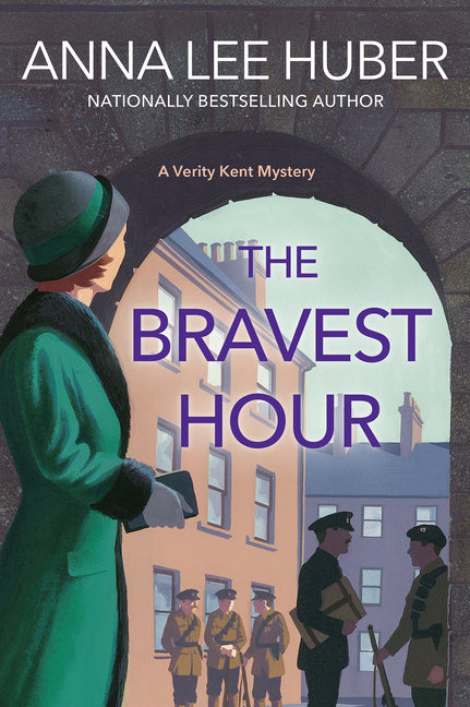 The Bravest Hour -- Anna Lee Huber, Paperback