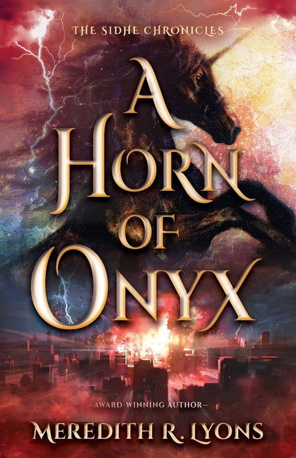 A Horn of Onyx -- Meredith R. Lyons, Paperback