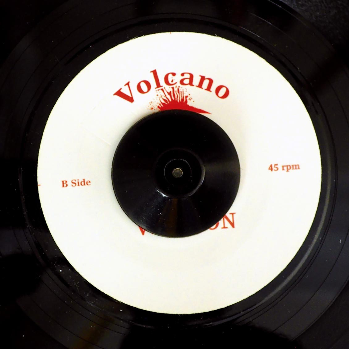 Johnny Osbourne - Kiss Somebody  /  Roots Radics - Version (rhythm: "Johnny Osbourne - Kiss Somebody") - 7", 7"