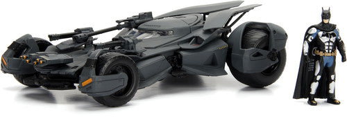 17 Justice League 1:24 Batmobile W/ Batman
