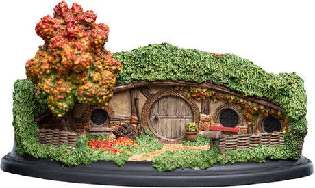 Hobbit Trilogy - 18 Gardens Smial Hobbit Hole, Open Edition Polystone, Collectibles