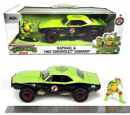 1:24 67 Chevy Camaro W/ Tmnt Raphael Fig