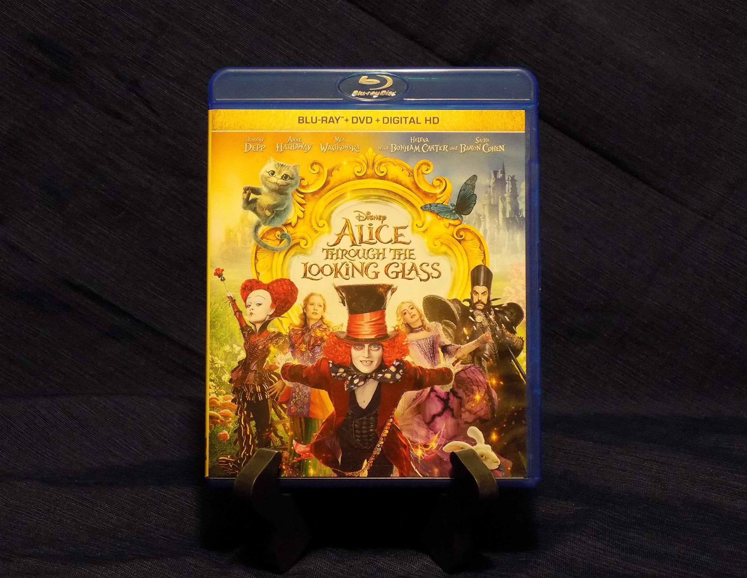 Alice Through the Looking Glass [Bluray + DVD + Digital]