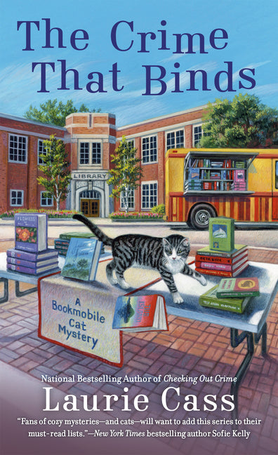 The Crime That Binds -- Laurie Cass, Mass Market Paperbound